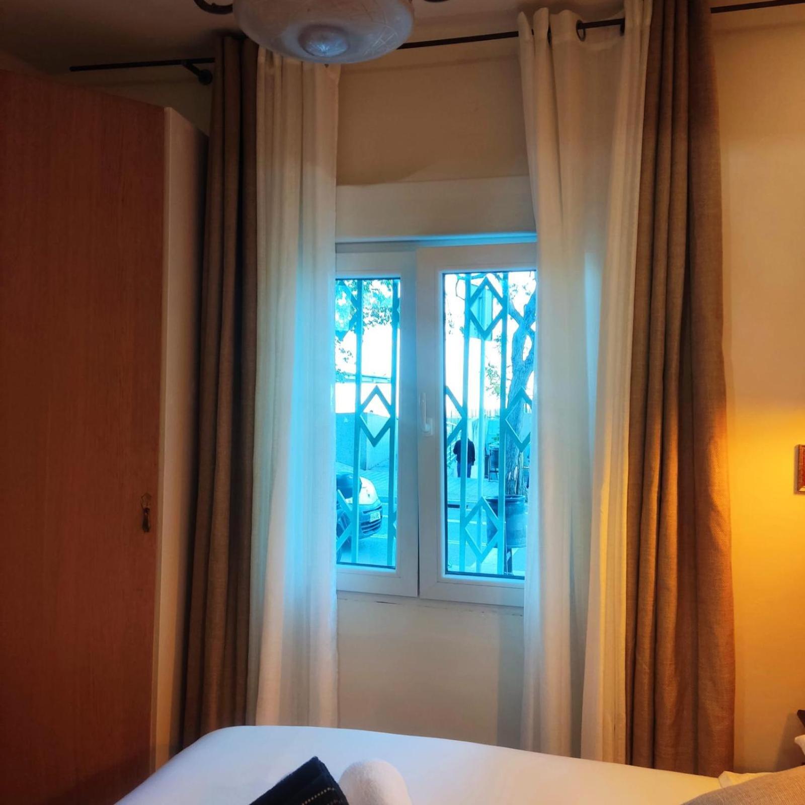 Private Rooms Barcelona Exterior photo