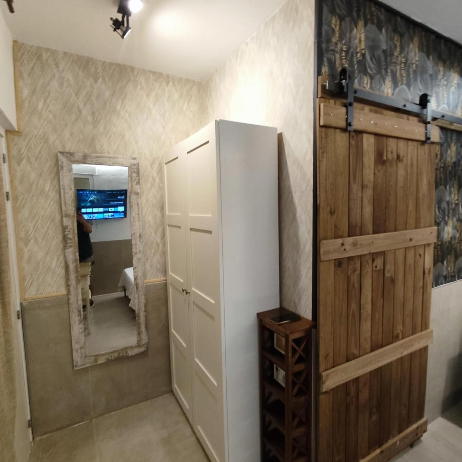 Private Rooms Barcelona Exterior photo